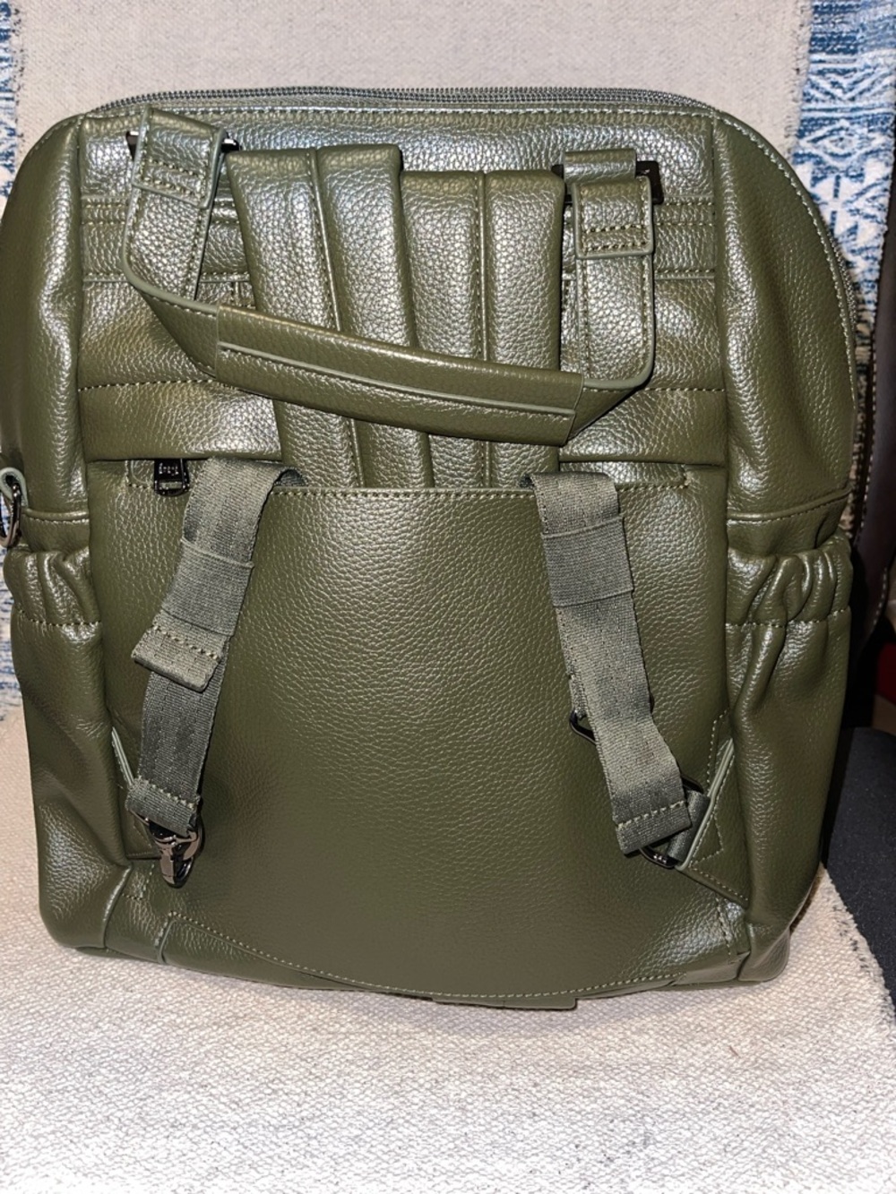 Lug Canter Classic Vegan Leather convertible bag Olive Green/ camo Like New - Picture 5 of 9